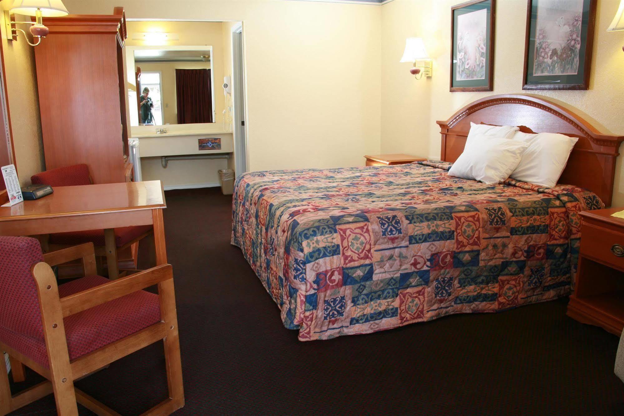 Claremore Motor Inn Eksteriør bilde